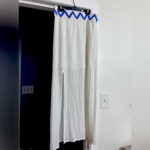 White maxi skirt by ENTRO